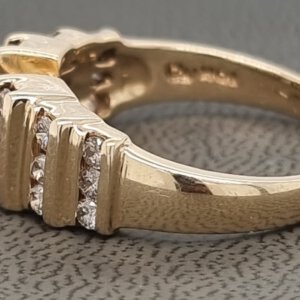 טבעת יהלומים, זהב 14k, במשקל 4.8 גרם, משובצת יהלומים